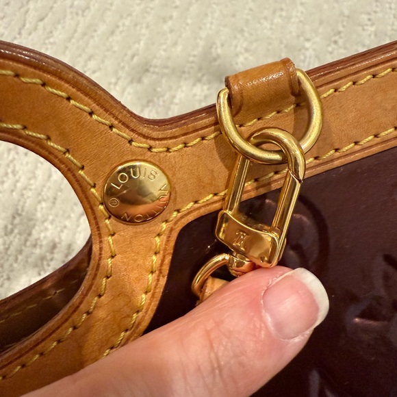 Authentic Louis Vuitton Roxbury Drive Amarante Vernis Leather Satchel Bag - Picture 6 of 13